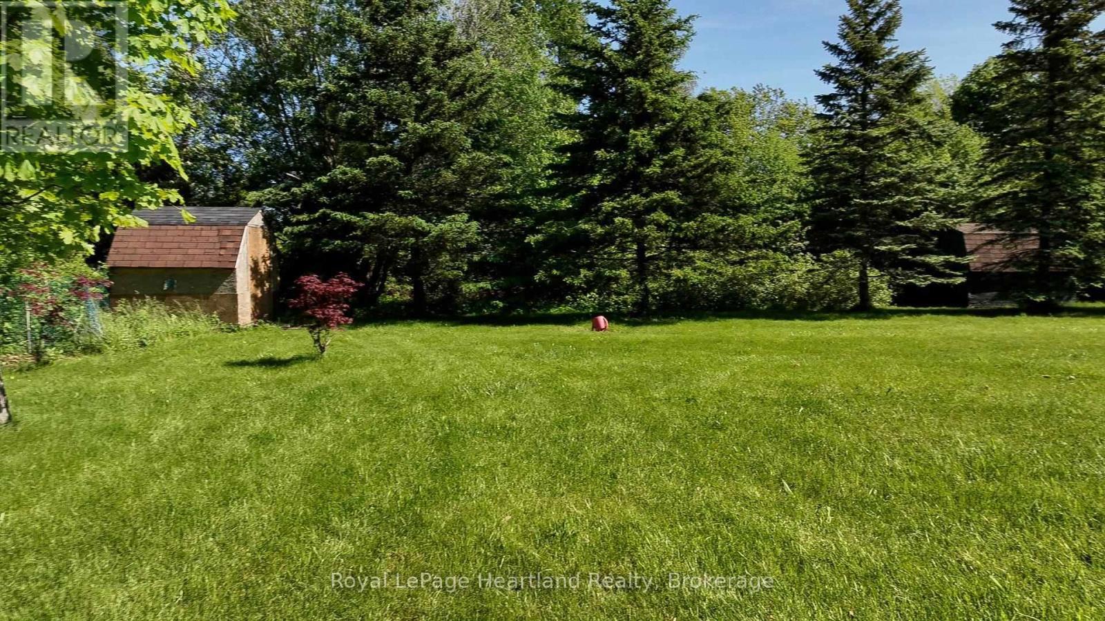 35 Huron Street S, Ashfield-Colborne-Wawanosh, Ontario  N7A 3X9 - Photo 10 - X12297237