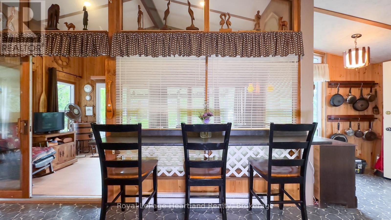 35 Huron Street S, Ashfield-Colborne-Wawanosh, Ontario  N7A 3X9 - Photo 18 - X12297237