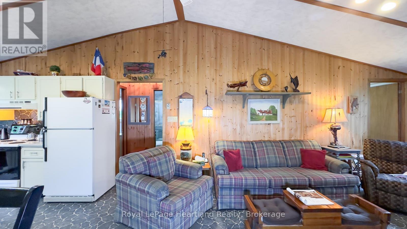 35 Huron Street S, Ashfield-Colborne-Wawanosh, Ontario  N7A 3X9 - Photo 21 - X12297237