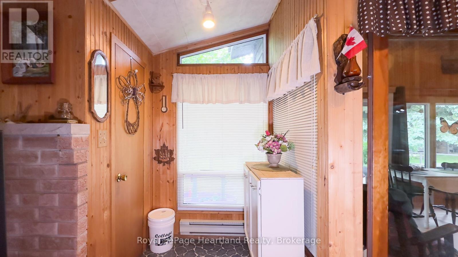 35 Huron Street S, Ashfield-Colborne-Wawanosh, Ontario  N7A 3X9 - Photo 24 - X12297237