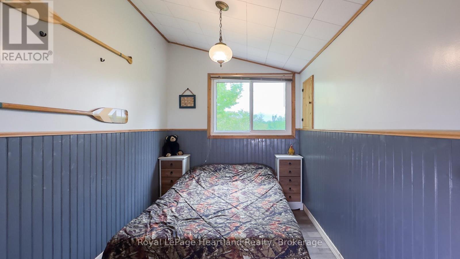 35 Huron Street S, Ashfield-Colborne-Wawanosh, Ontario  N7A 3X9 - Photo 28 - X12297237