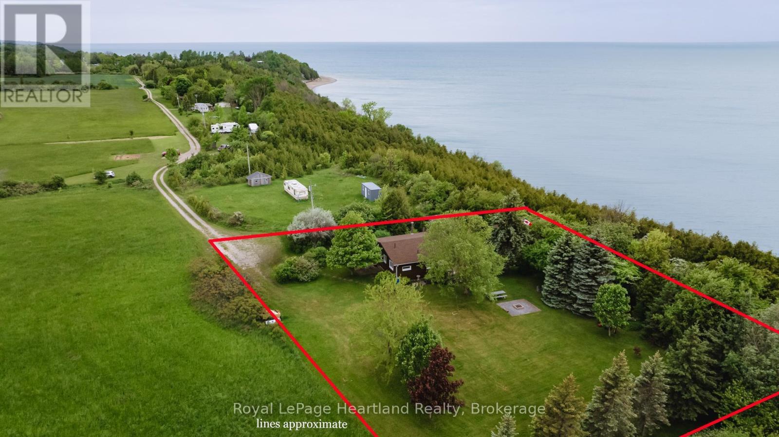 35 Huron Street S, Ashfield-Colborne-Wawanosh, Ontario  N7A 3X9 - Photo 3 - X12297237