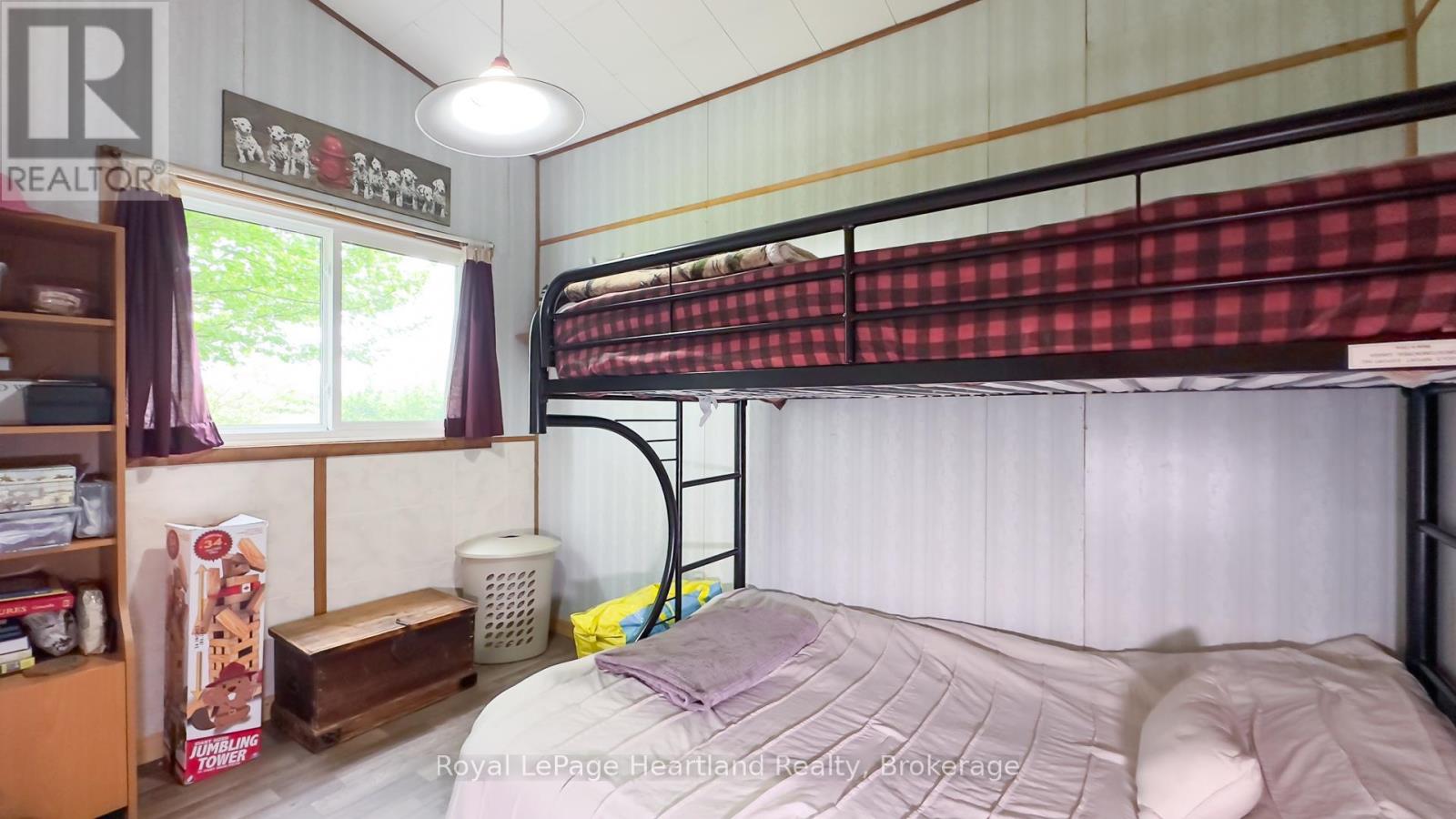 35 Huron Street S, Ashfield-Colborne-Wawanosh, Ontario  N7A 3X9 - Photo 31 - X12297237