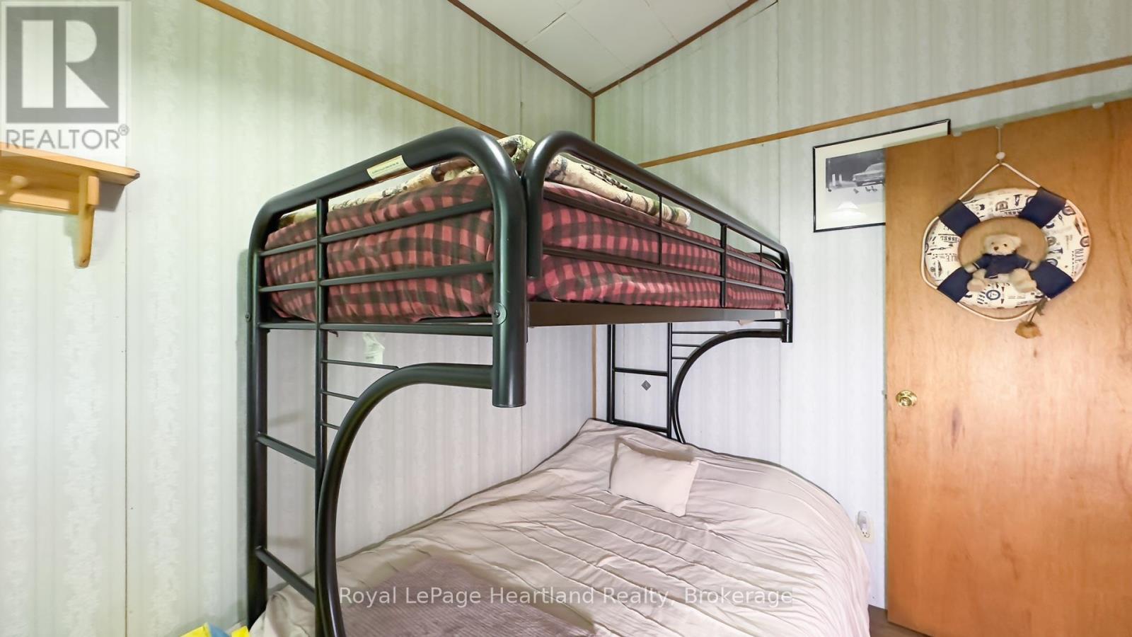 35 Huron Street S, Ashfield-Colborne-Wawanosh, Ontario  N7A 3X9 - Photo 32 - X12297237