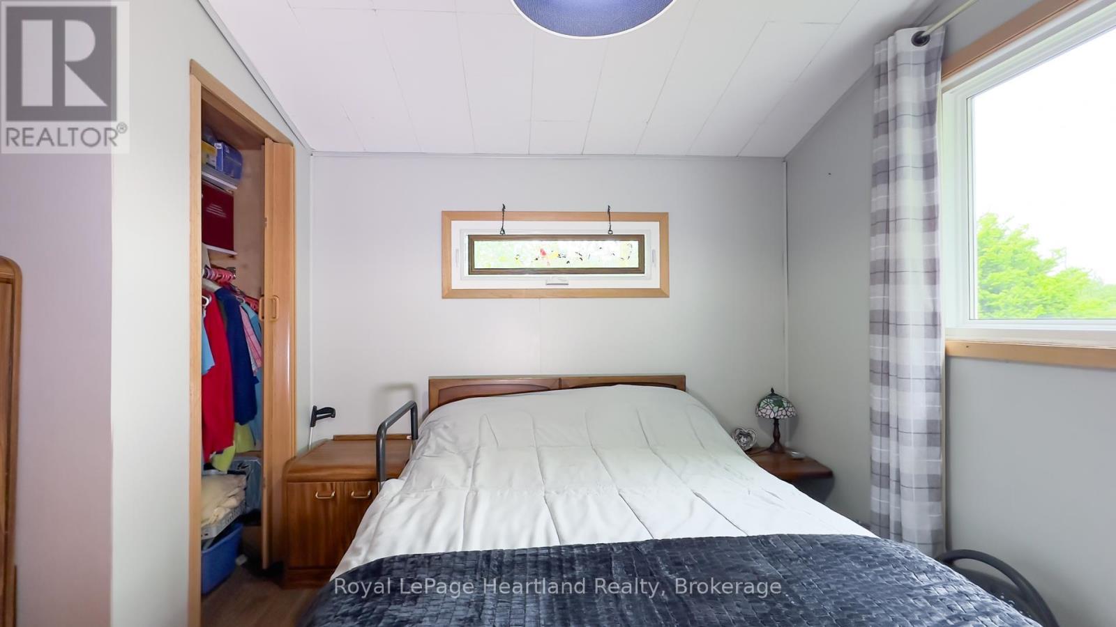 35 Huron Street S, Ashfield-Colborne-Wawanosh, Ontario  N7A 3X9 - Photo 34 - X12297237