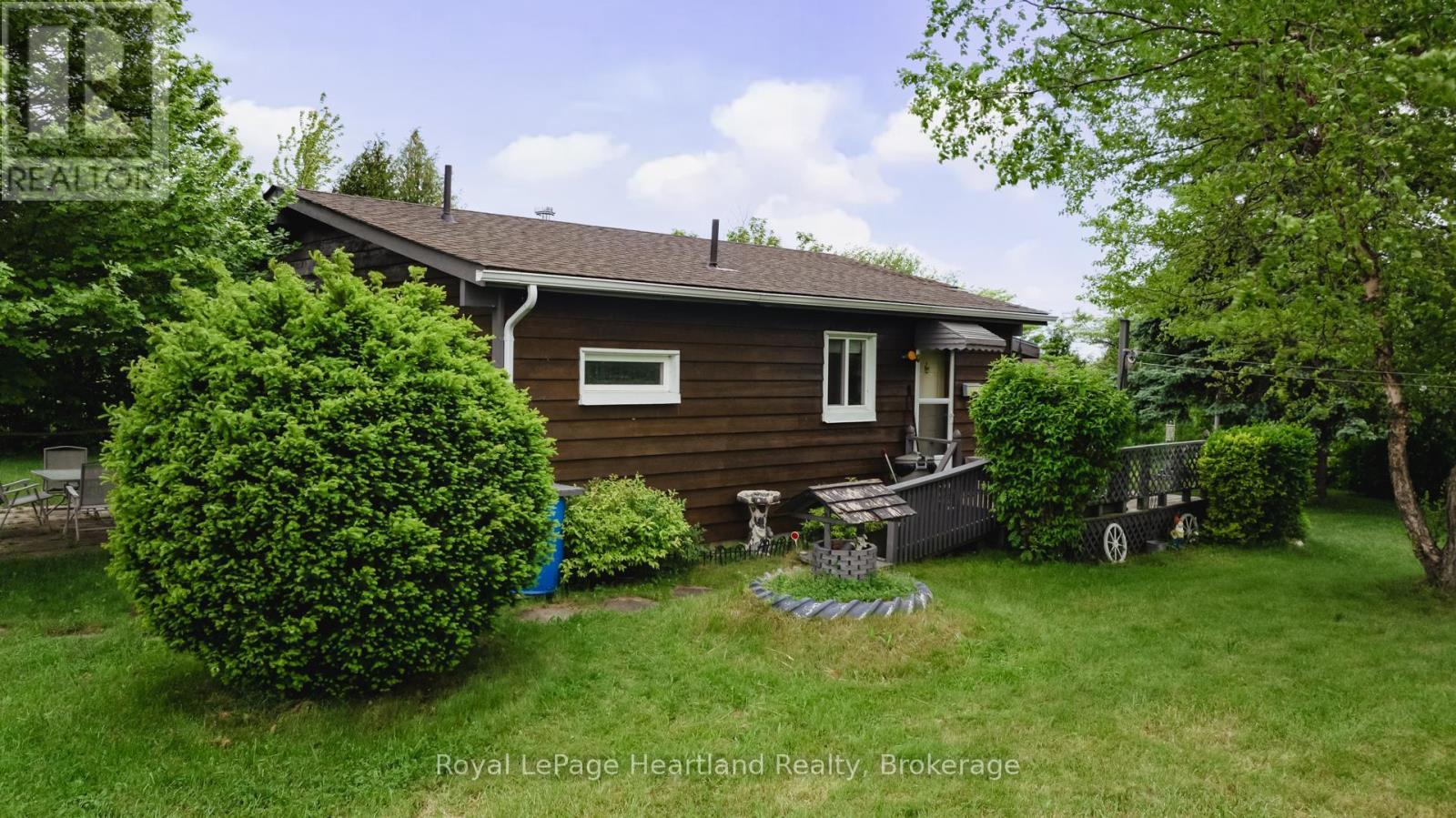35 Huron Street S, Ashfield-Colborne-Wawanosh, Ontario  N7A 3X9 - Photo 4 - X12297237