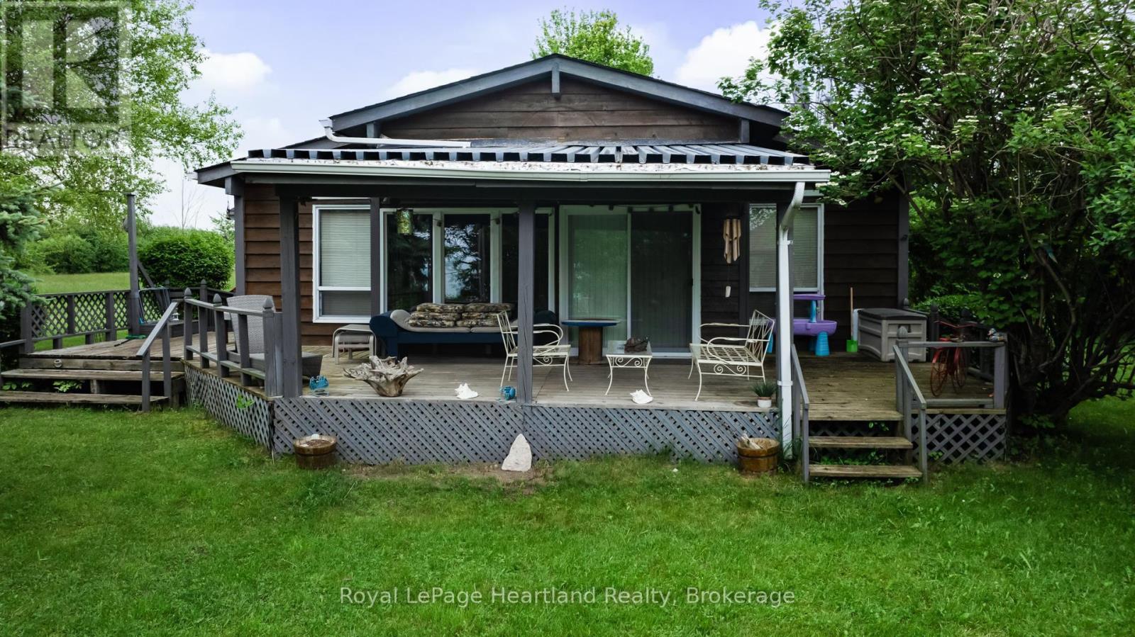 35 Huron Street S, Ashfield-Colborne-Wawanosh, Ontario  N7A 3X9 - Photo 5 - X12297237