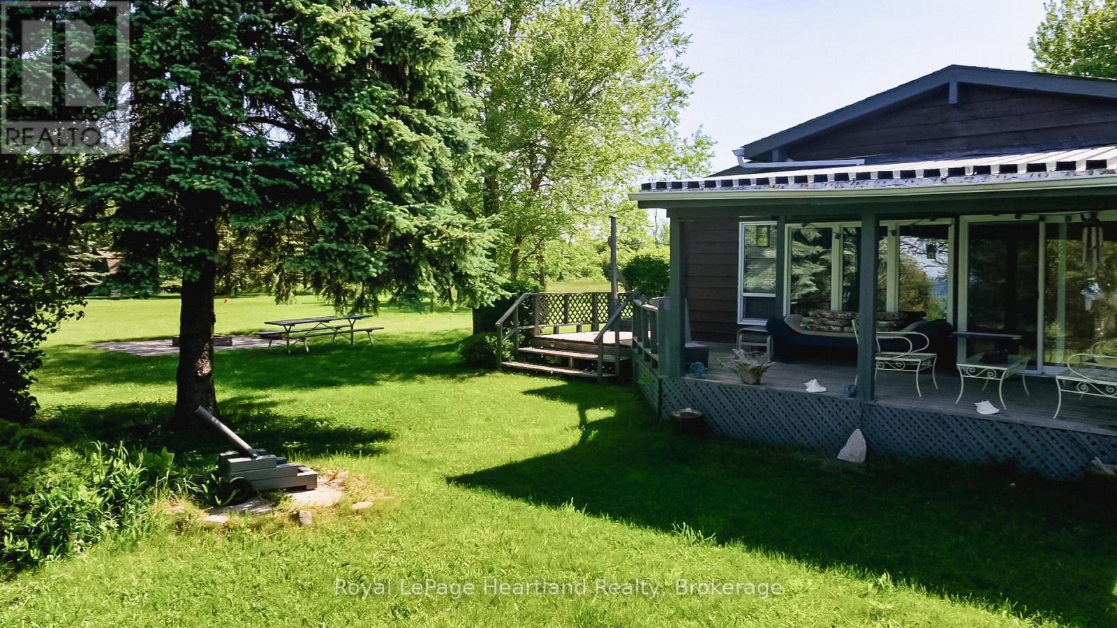 35 Huron Street S, Ashfield-Colborne-Wawanosh, Ontario  N7A 3X9 - Photo 6 - X12297237