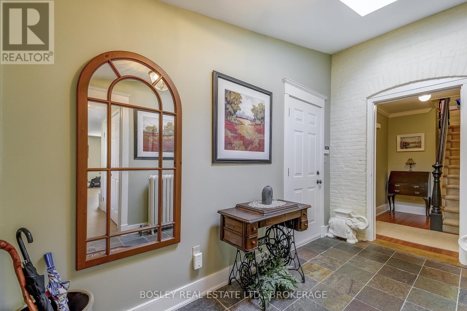 Property at 670 KING STREET image 5