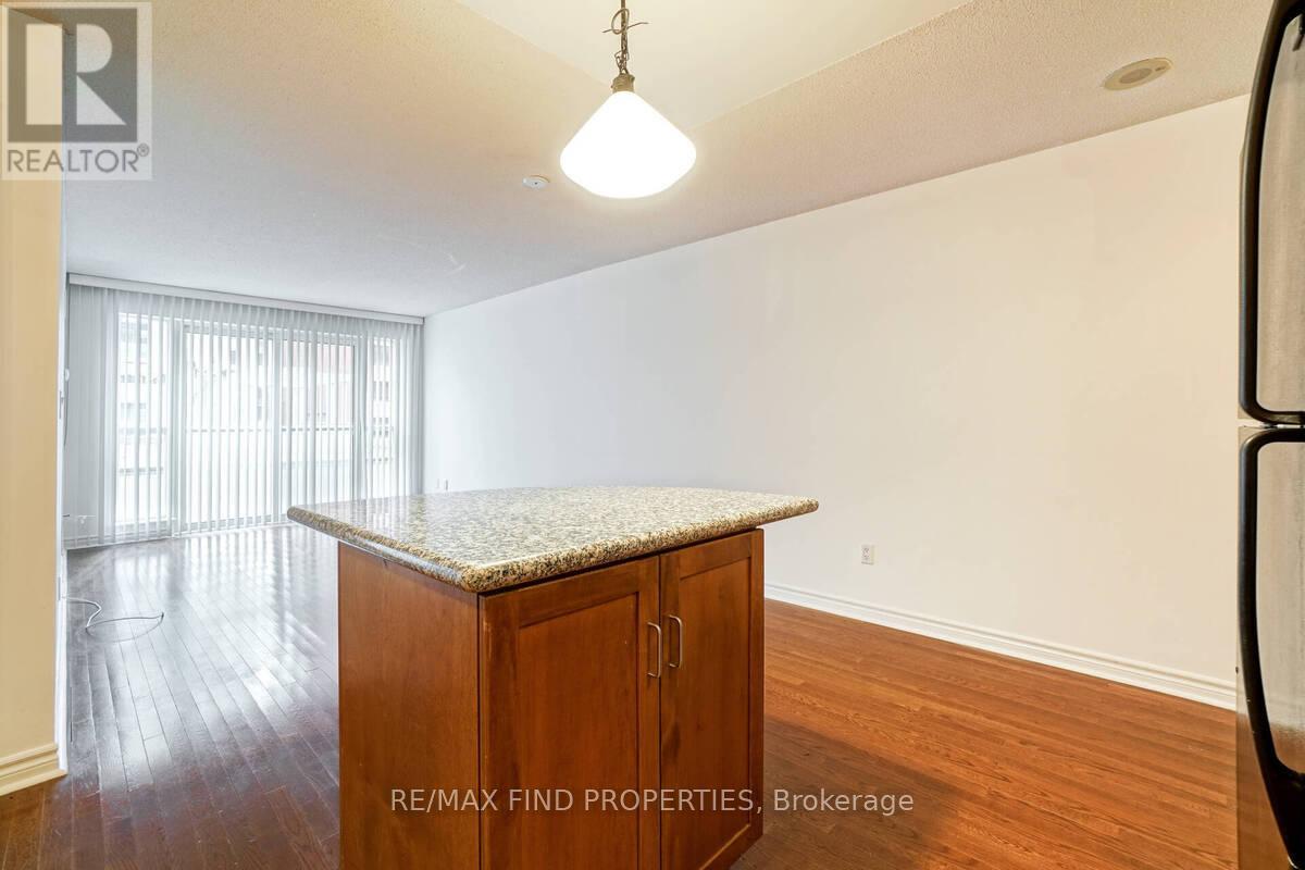 401 - 270 Wellington Street W, Toronto, Ontario  M5V 3P5 - Photo 10 - C12297259