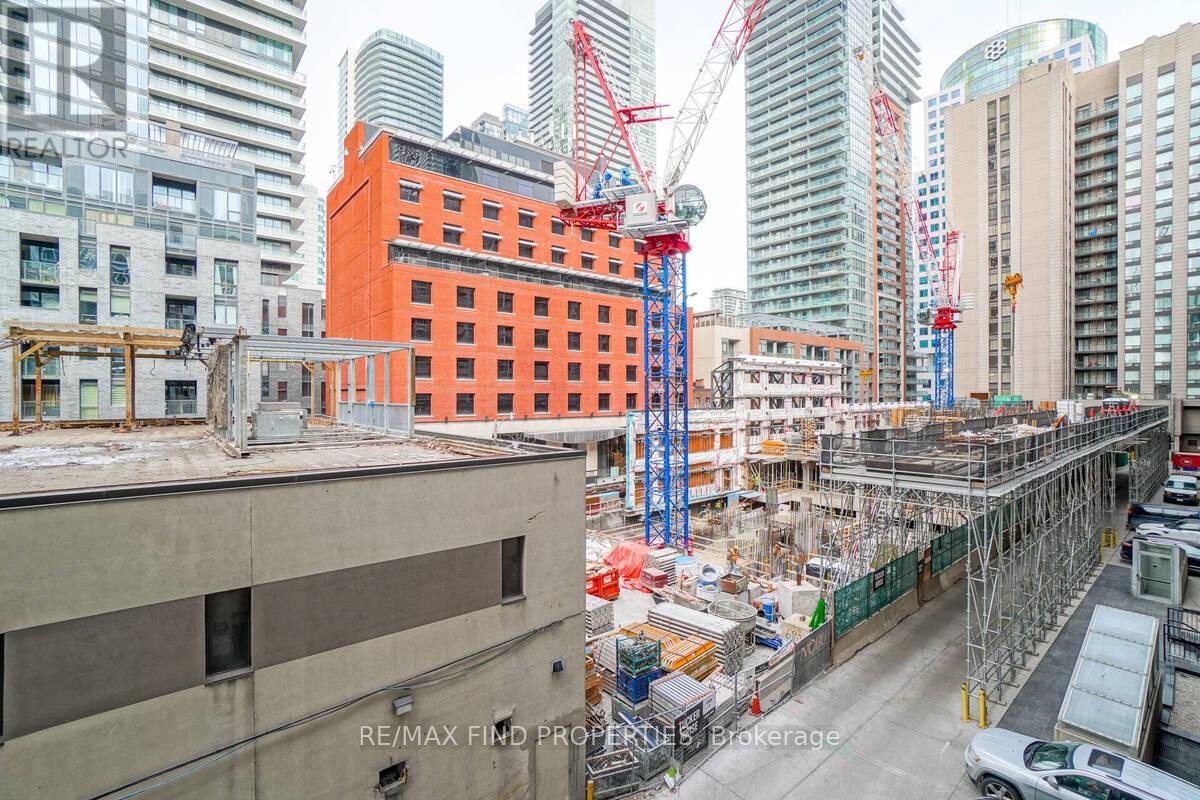 401 - 270 Wellington Street W, Toronto, Ontario  M5V 3P5 - Photo 21 - C12297259