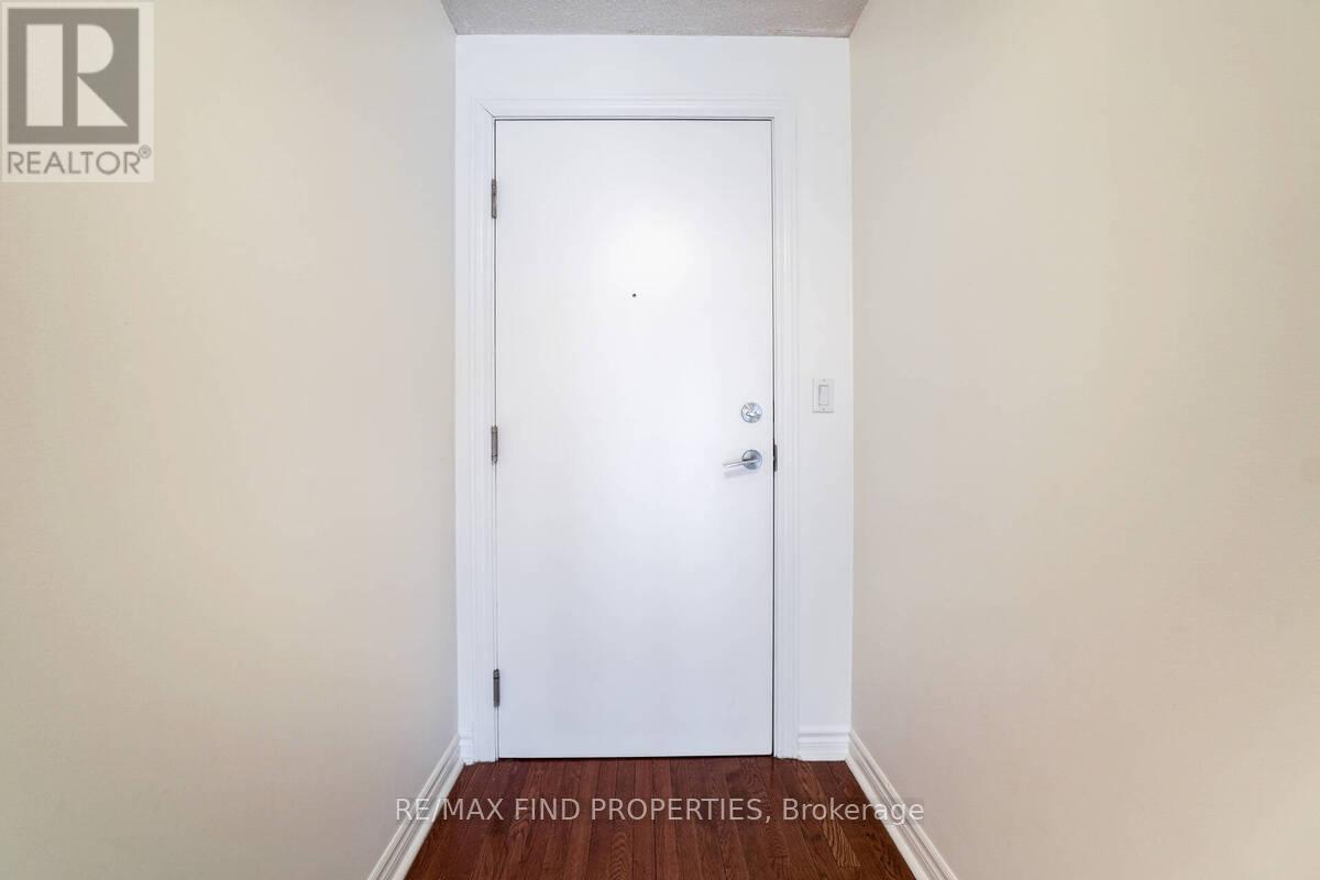 401 - 270 Wellington Street W, Toronto, Ontario  M5V 3P5 - Photo 4 - C12297259