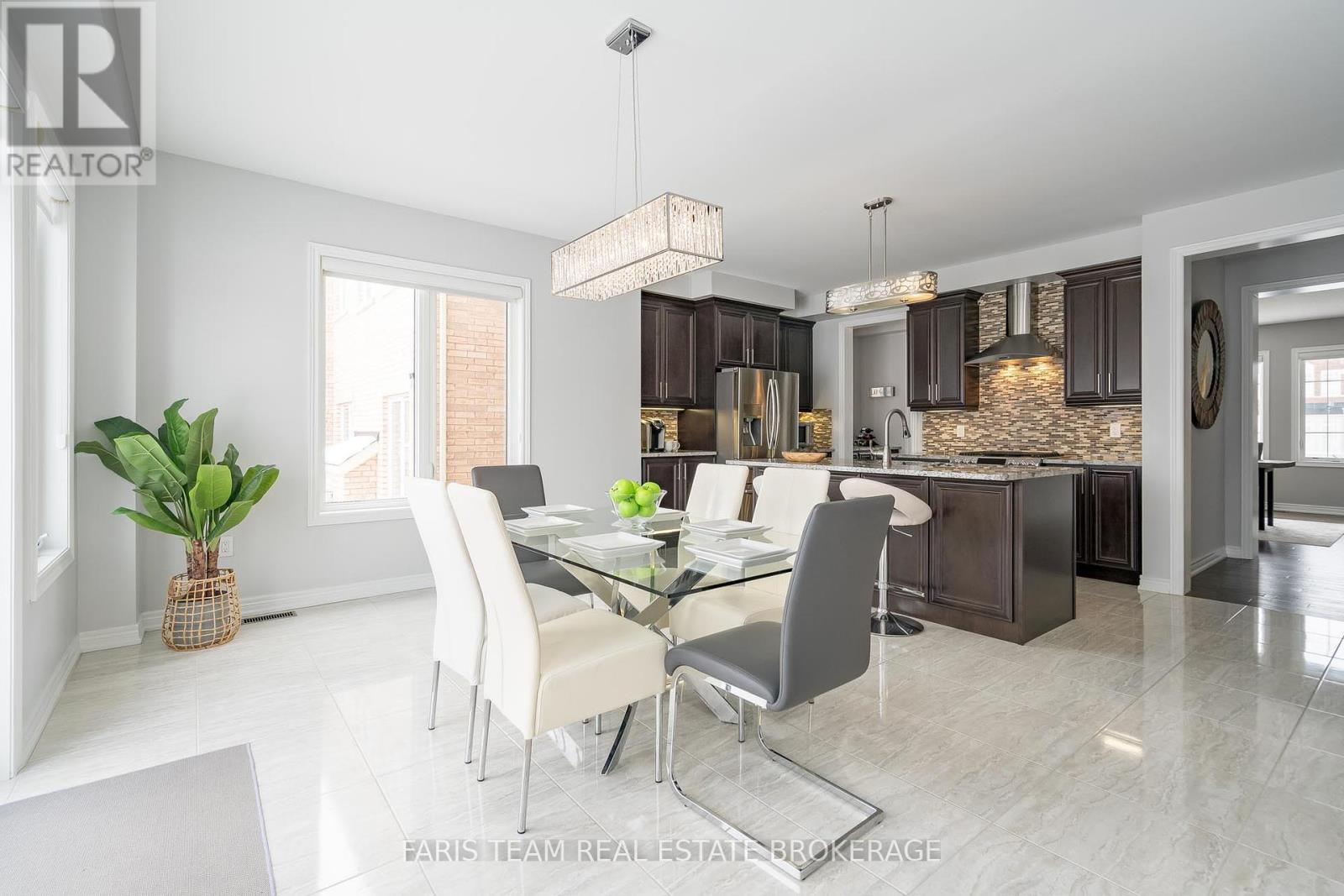 72 Heritage Road, Innisfil (Cookstown), Ontario  L0L 1L0 - Photo 14 - N12297168