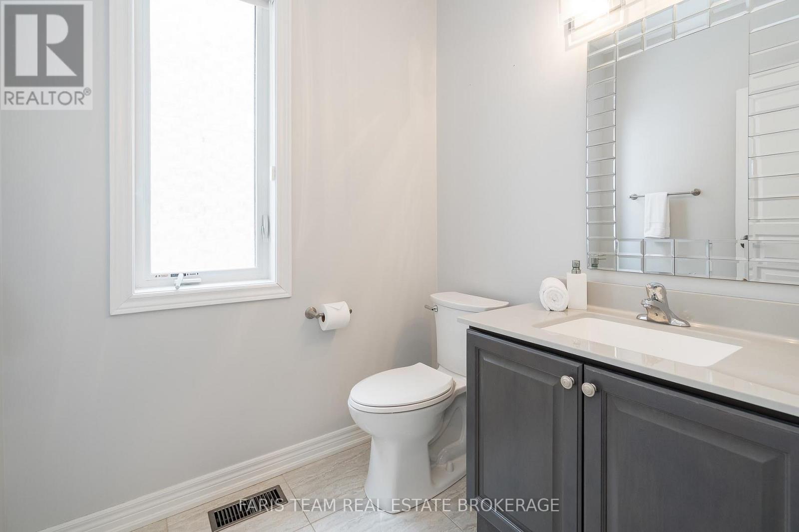 72 Heritage Road, Innisfil (Cookstown), Ontario  L0L 1L0 - Photo 22 - N12297168