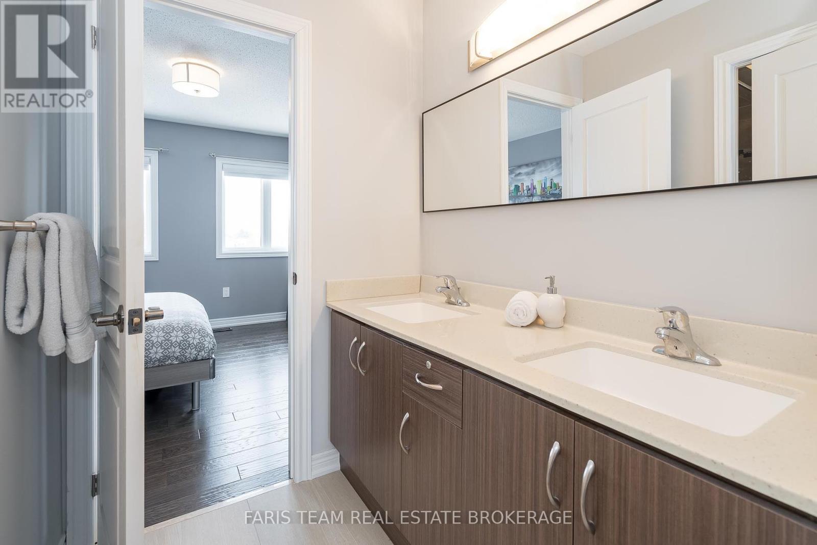 72 Heritage Road, Innisfil (Cookstown), Ontario  L0L 1L0 - Photo 32 - N12297168