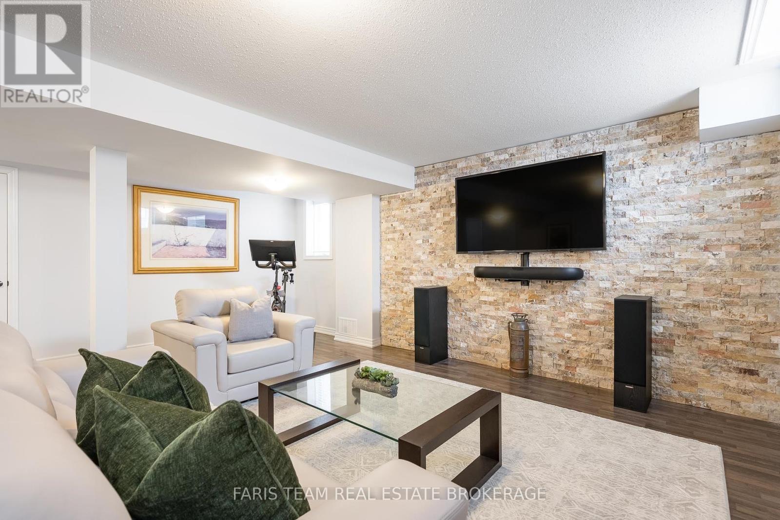72 Heritage Road, Innisfil (Cookstown), Ontario  L0L 1L0 - Photo 37 - N12297168