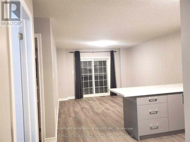 208 Hunting Ridges Grd Drive, Richmond Hill, Ontario  L4E 4K6 - Photo 2 - N12297224