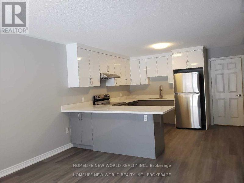 208 Hunting Ridges Grd Drive, Richmond Hill, Ontario  L4E 4K6 - Photo 3 - N12297224