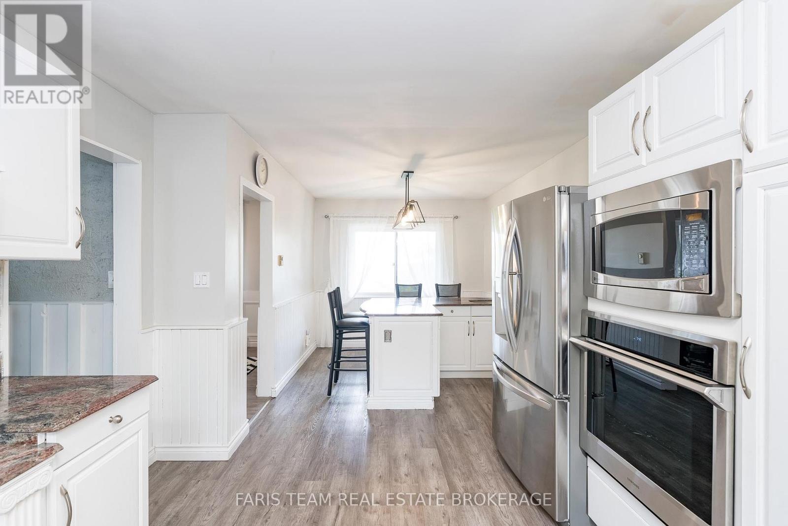 6234 Yonge Street, Innisfil, Ontario  L0L 1K0 - Photo 10 - N12297244