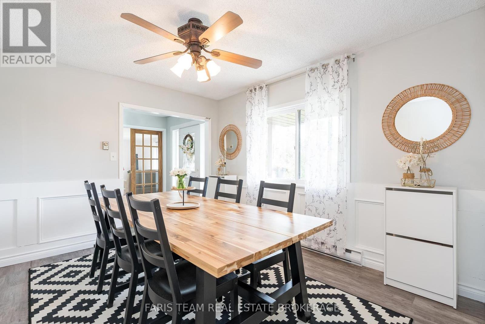 6234 Yonge Street, Innisfil, Ontario  L0L 1K0 - Photo 11 - N12297244