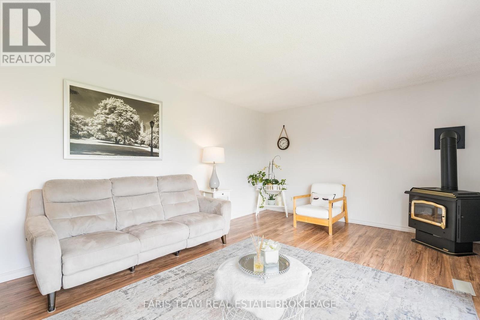 6234 Yonge Street, Innisfil, Ontario  L0L 1K0 - Photo 13 - N12297244