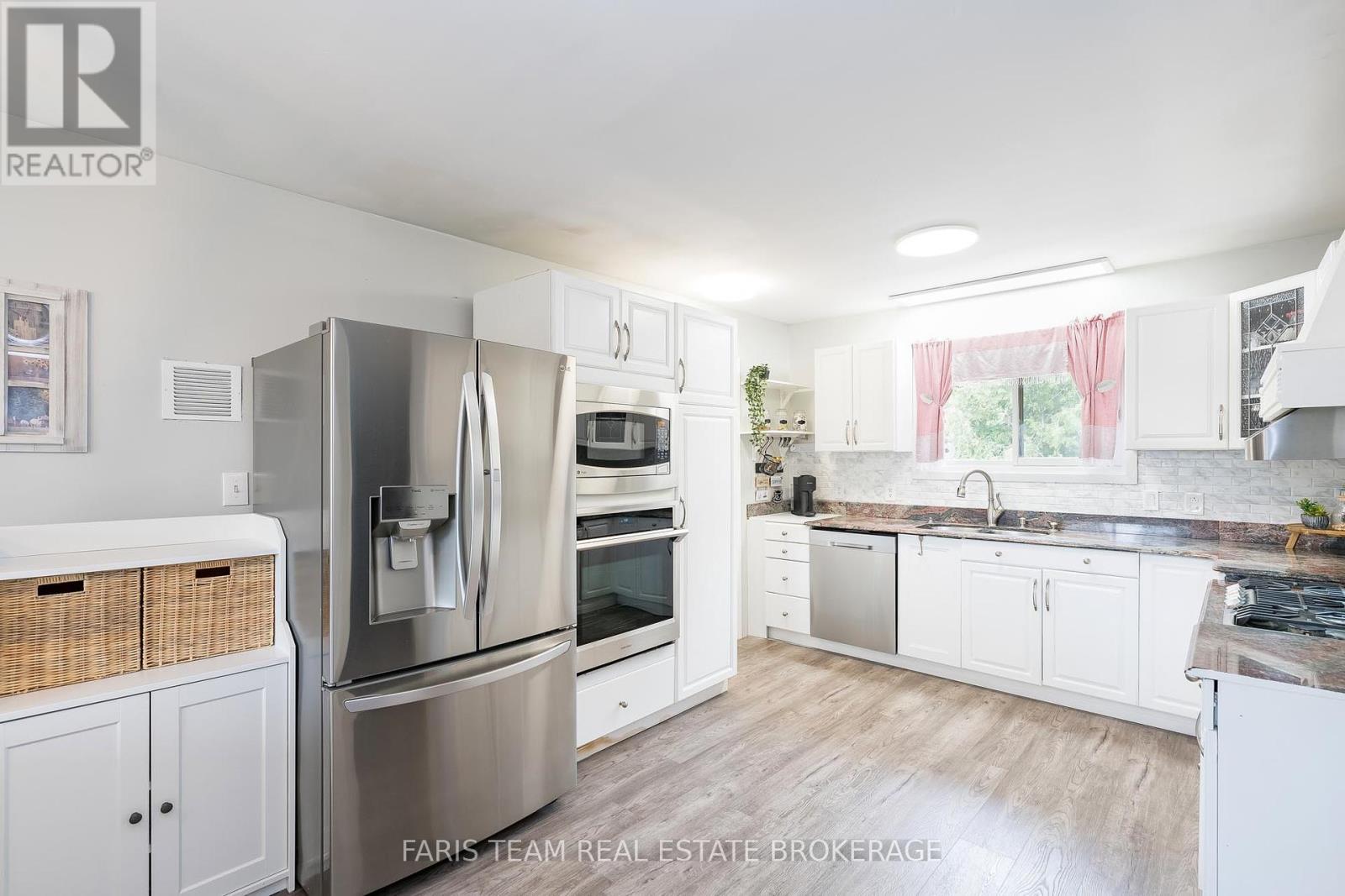 6234 Yonge Street, Innisfil, Ontario  L0L 1K0 - Photo 8 - N12297244