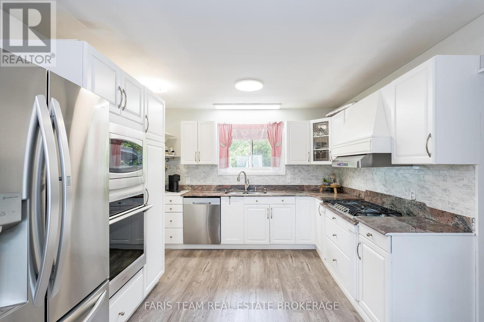 6234 Yonge Street, Innisfil, Ontario  L0L 1K0 - Photo 9 - N12297244
