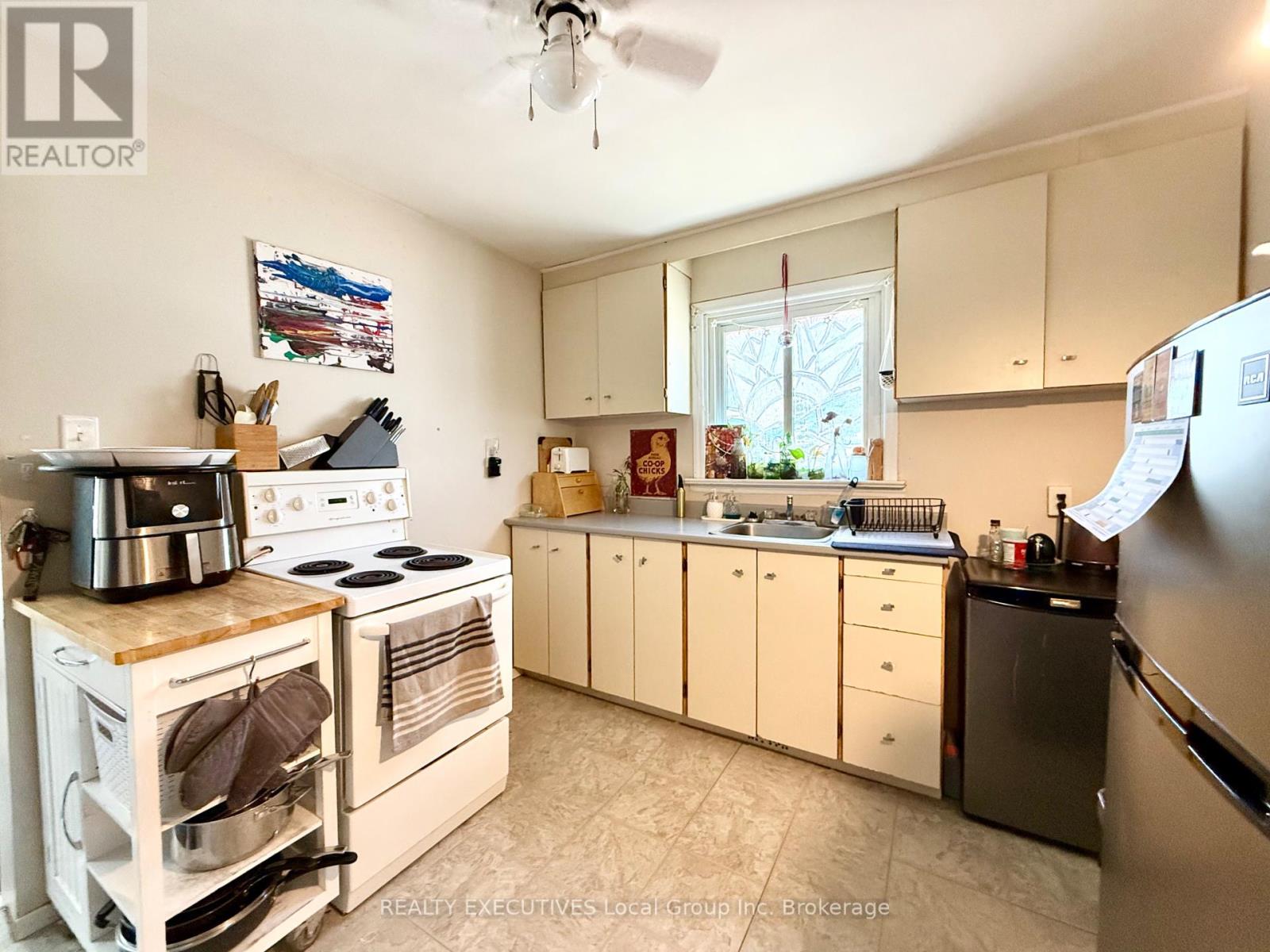 493 Brennan Street, North Bay, Ontario P1B 6J7 - Photo 11 - X12297377