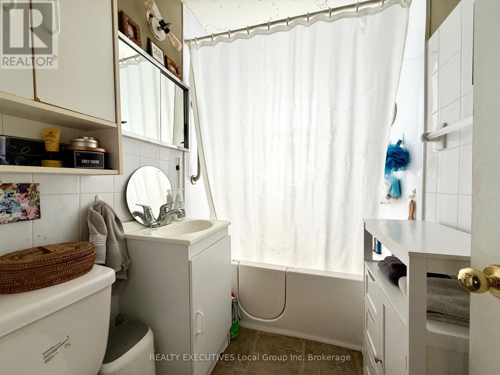 493 Brennan Street, North Bay, Ontario P1B 6J7 - Photo 9 - X12297377