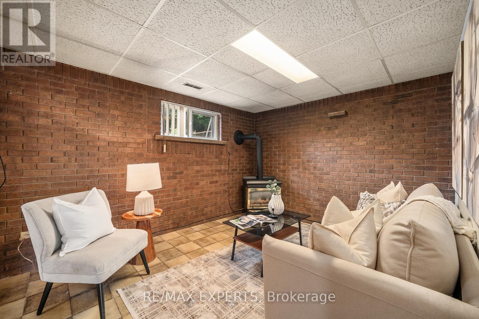 126 Ardwick Boulevard, Toronto (Humbermede), Ontario  M9M 1W2 - Photo 26 - W12297212