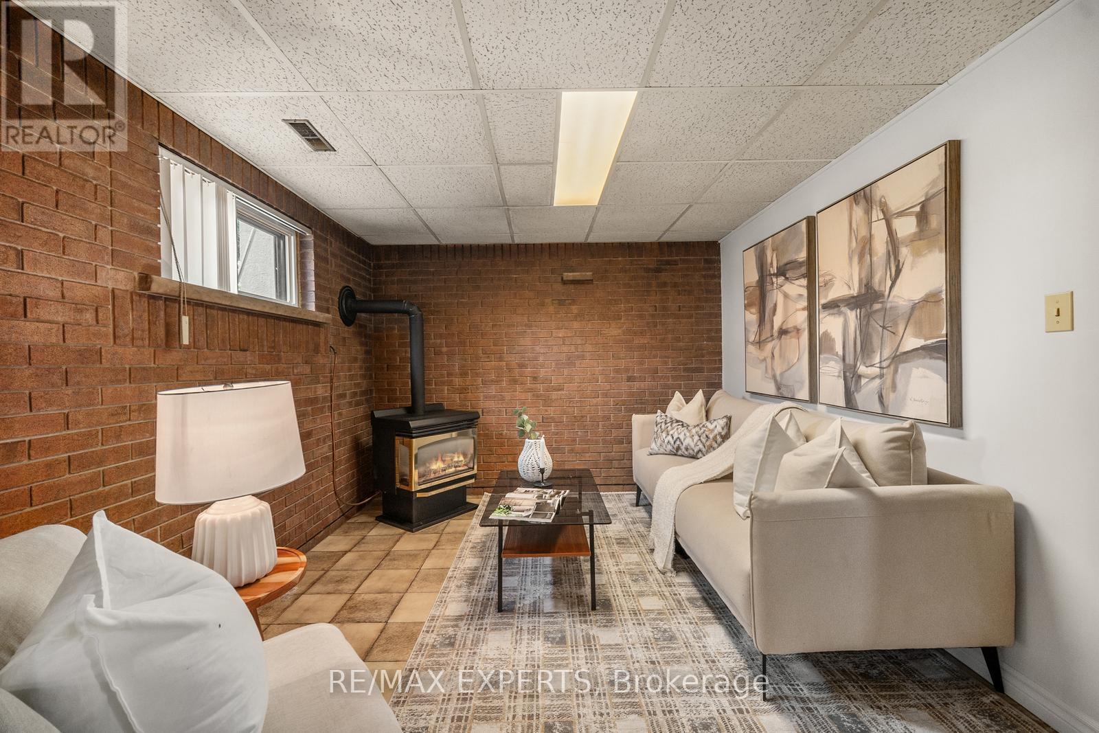 126 Ardwick Boulevard, Toronto (Humbermede), Ontario  M9M 1W2 - Photo 27 - W12297212