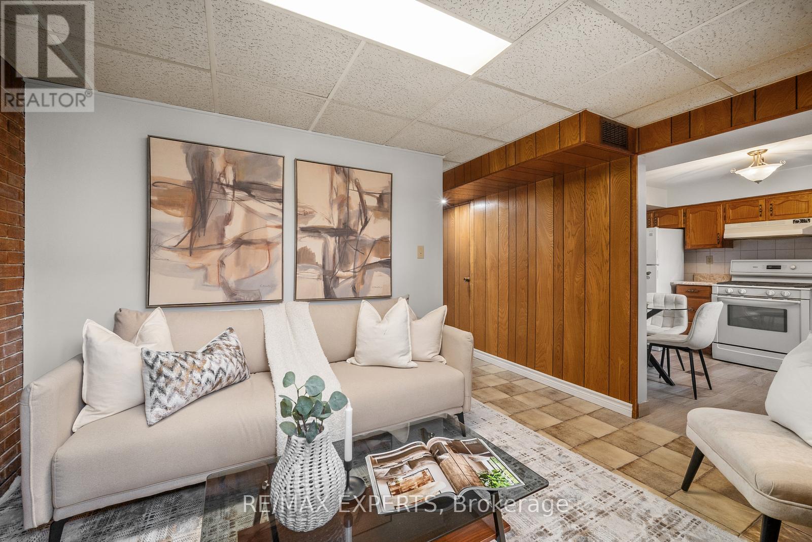 126 Ardwick Boulevard, Toronto (Humbermede), Ontario  M9M 1W2 - Photo 28 - W12297212