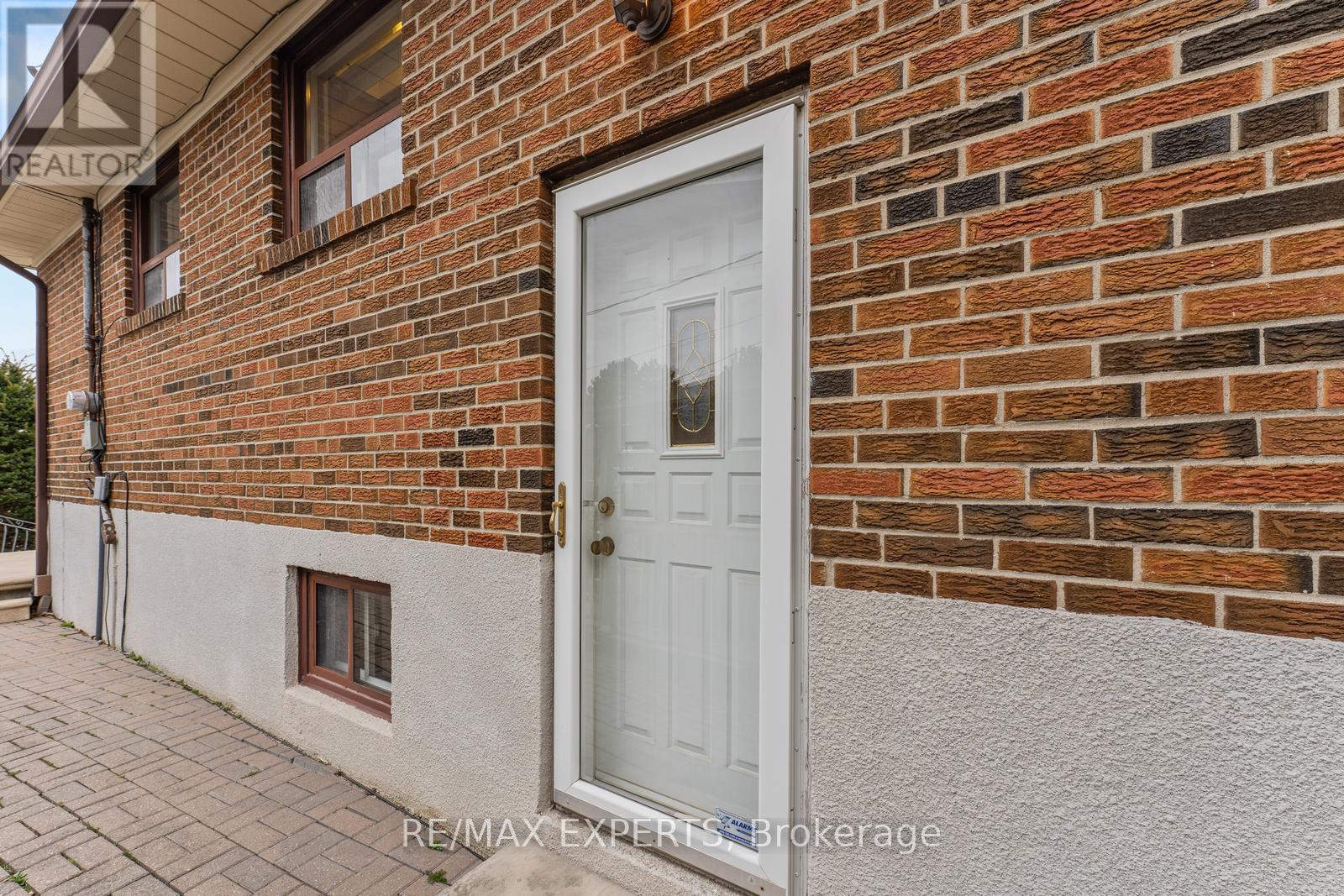 126 Ardwick Boulevard, Toronto (Humbermede), Ontario  M9M 1W2 - Photo 35 - W12297212