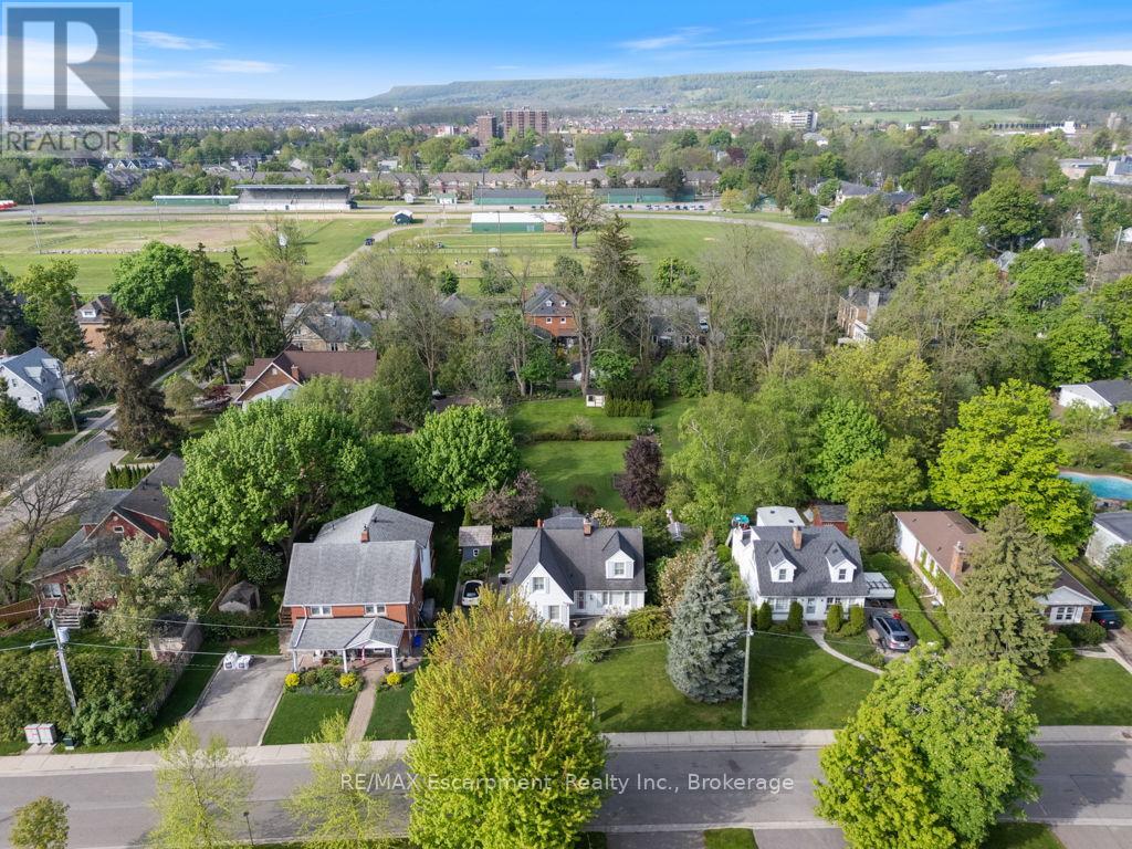 Property at 124 LYDIA AVENUE image 4
