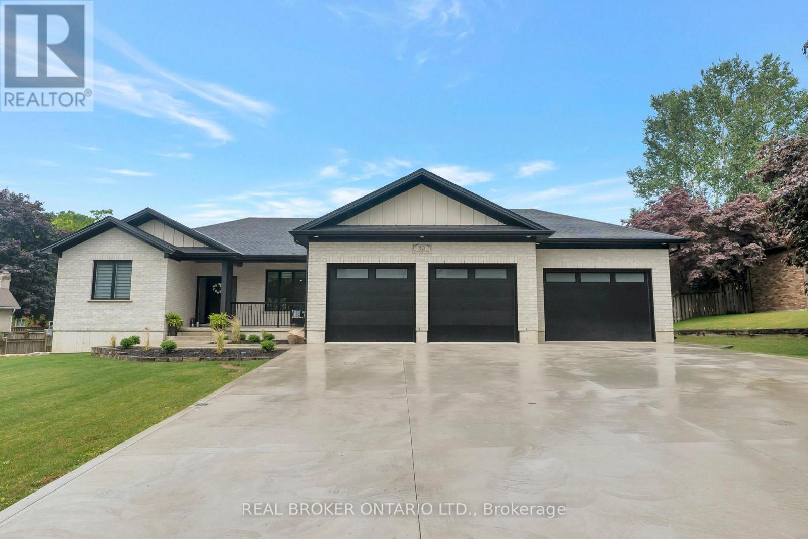 30 Tanager Drive, Tillsonburg, Ontario  N4G 1A9 - Photo 4 - X12297213