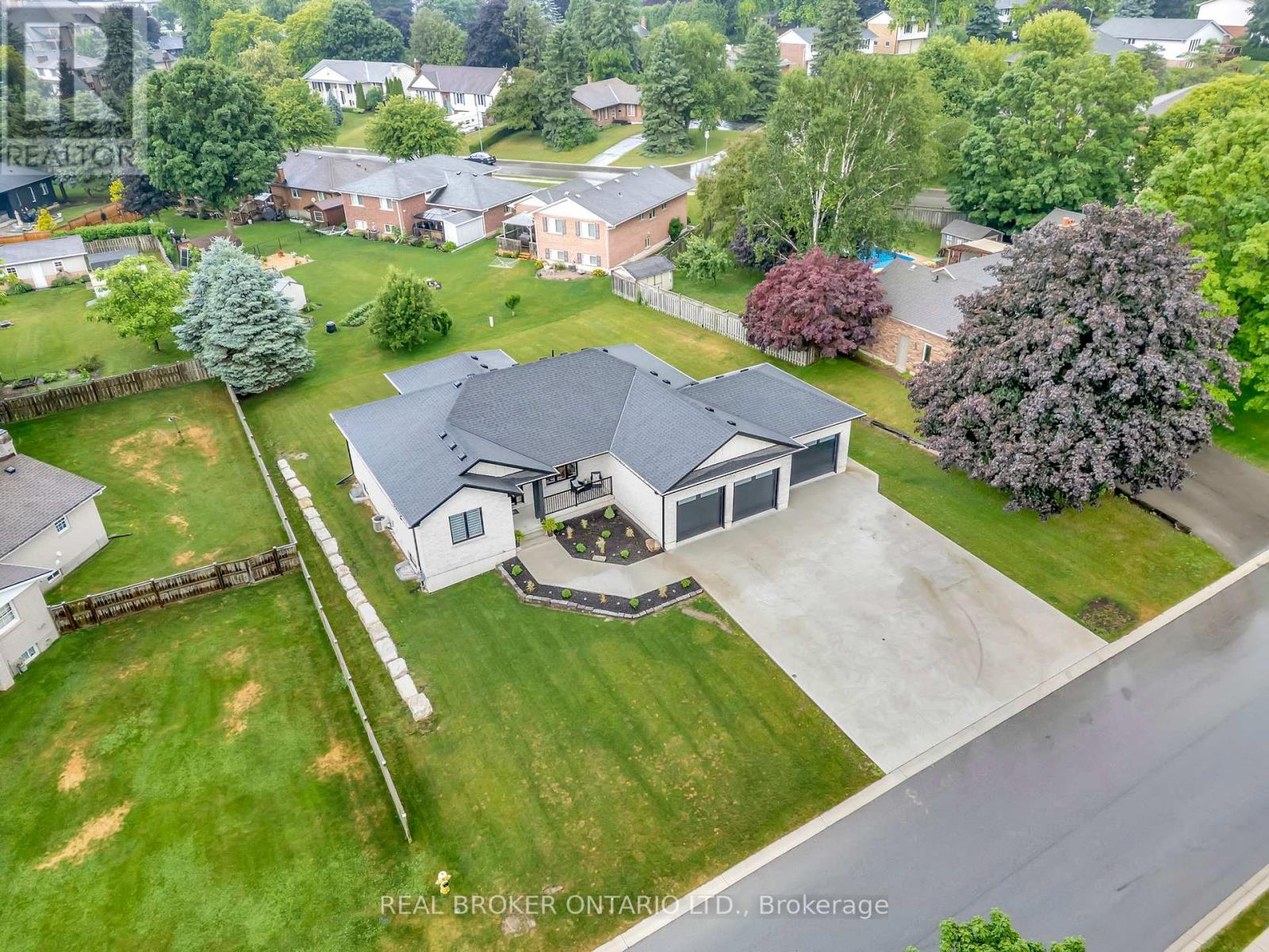 30 Tanager Drive, Tillsonburg, Ontario  N4G 1A9 - Photo 44 - X12297213