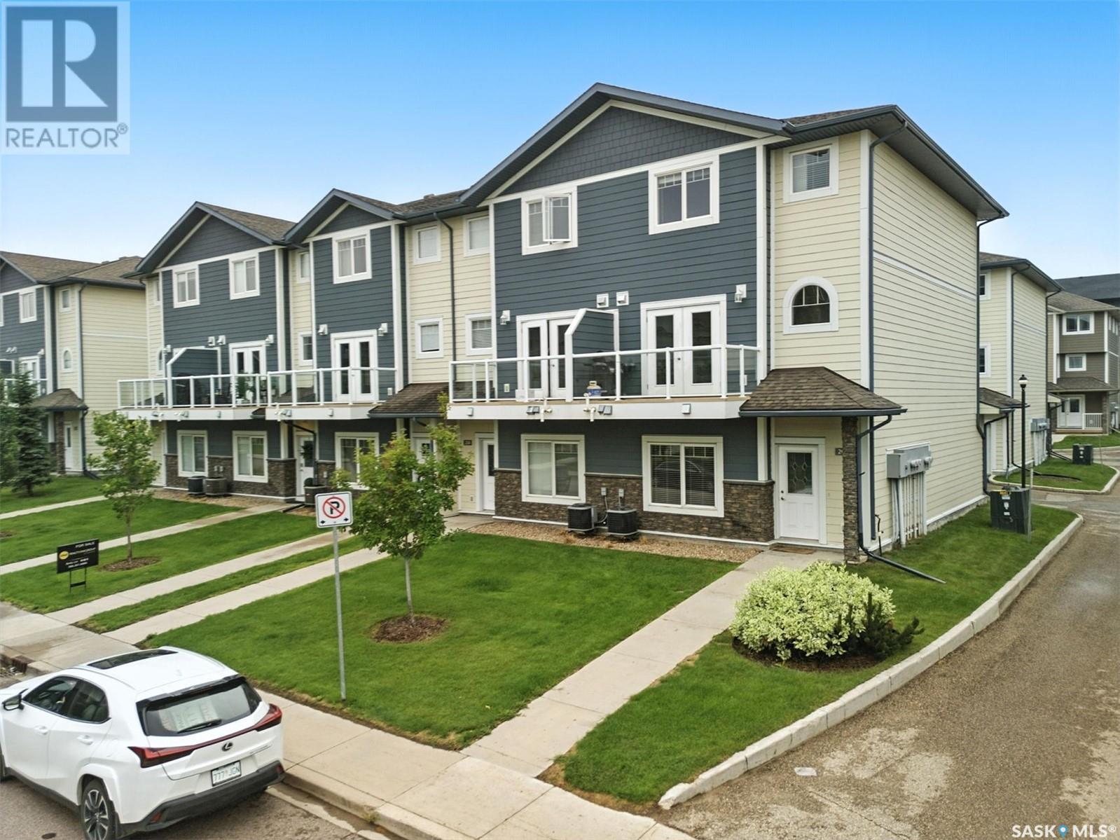Property at 202 212 Willis CRESCENT image 3