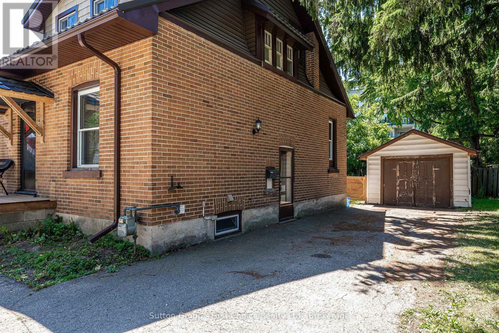 144 Romeo Street S, Stratford, Ontario  N5A 4S9 - Photo 35 - X12297425