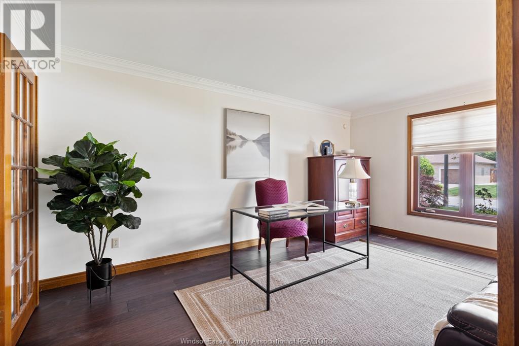 Property at 113 Marentette image 5