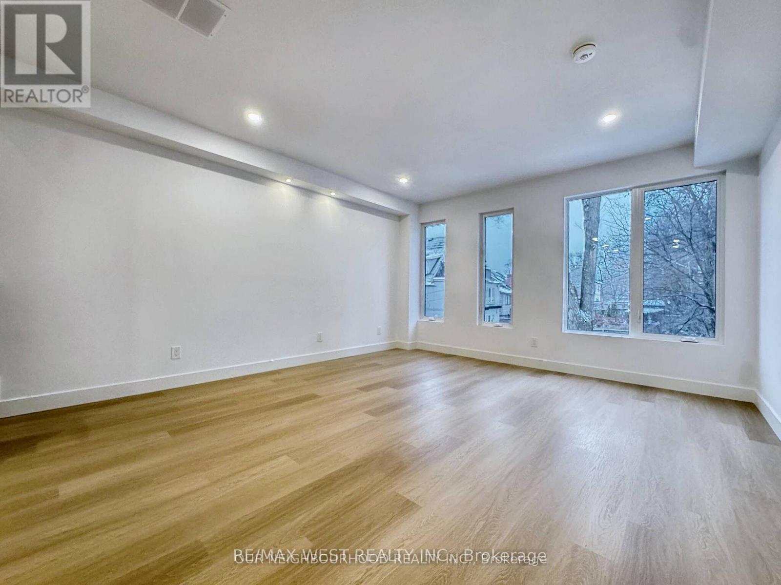 Property at 49 MORNINGSIDE AVENUE image 4