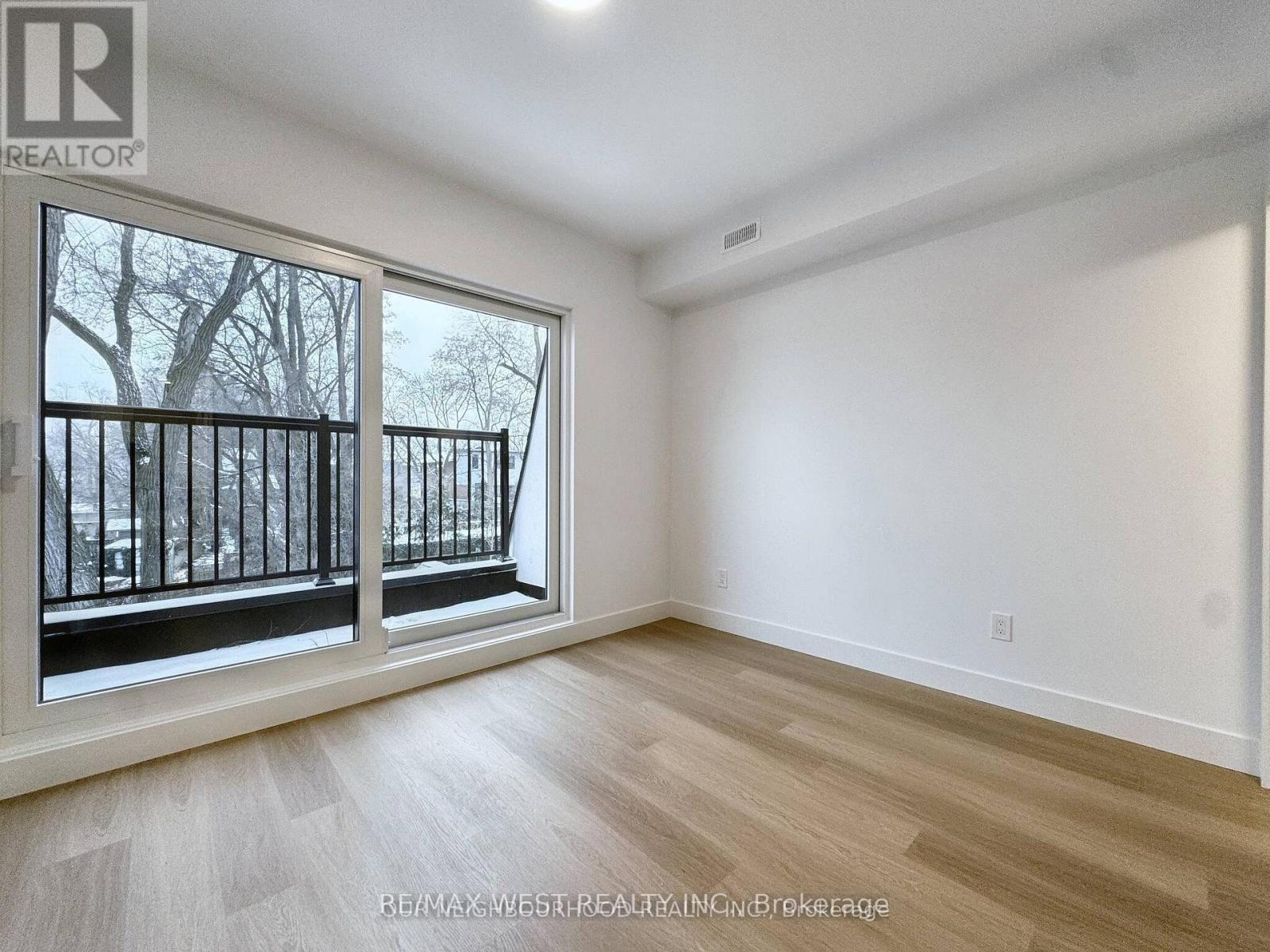49 Morningside Avenue, Toronto, Ontario  M6S 1C6 - Photo 20 - W12296792