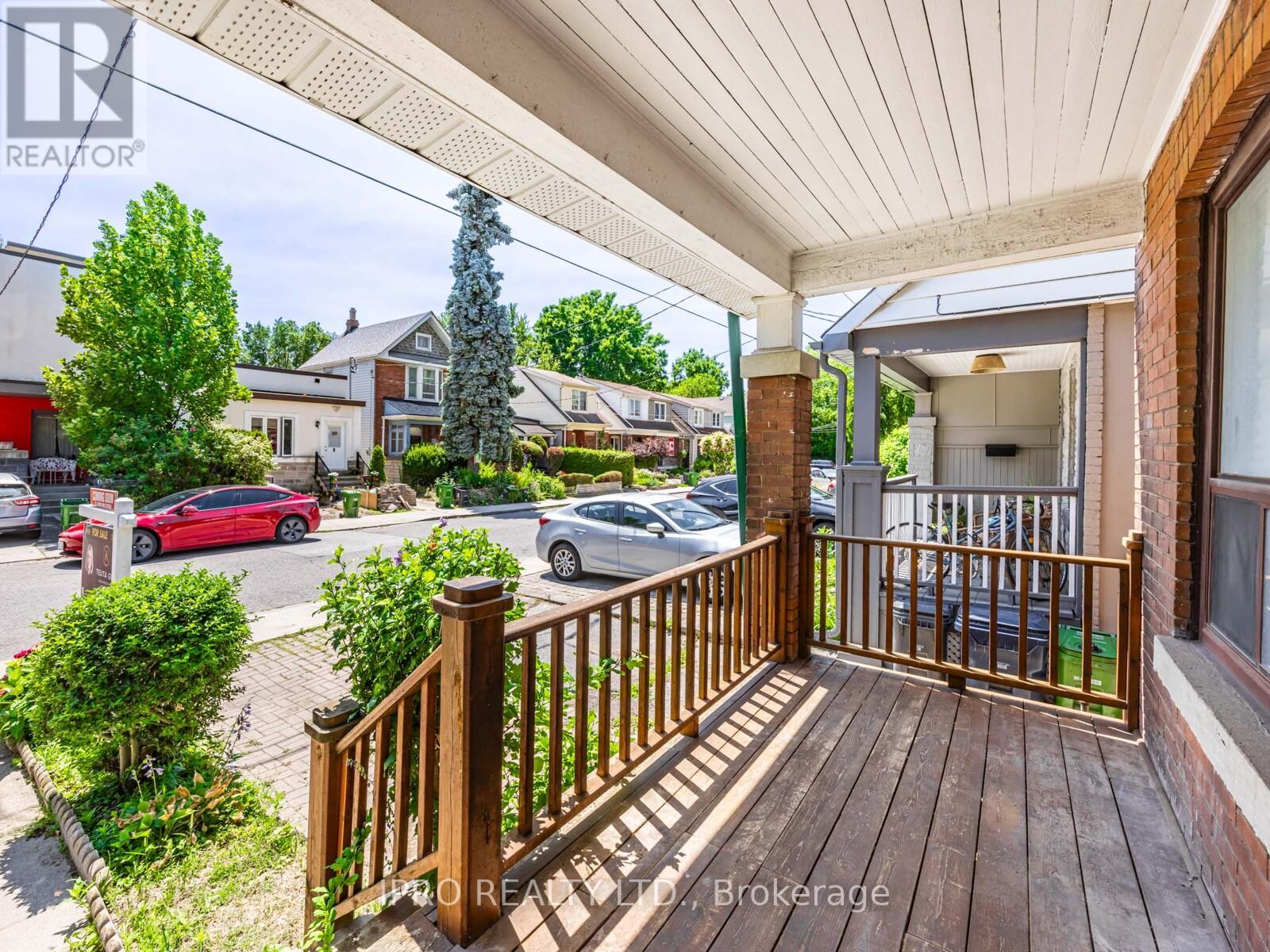 Property at 44 QUEENSDALE AVENUE image 3
