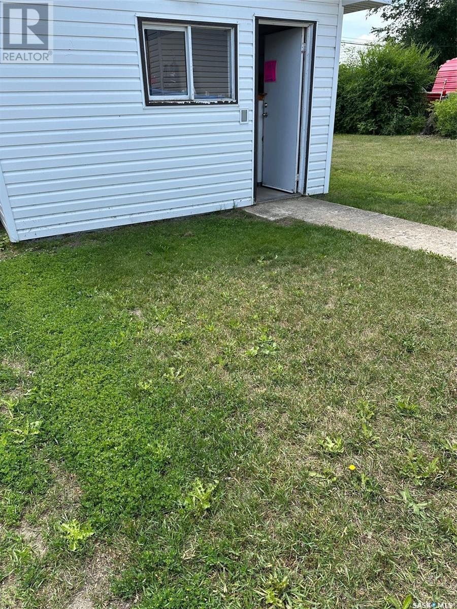 914 George Street, Estevan, Saskatchewan  S4A 1M6 - Photo 3 - SK999363