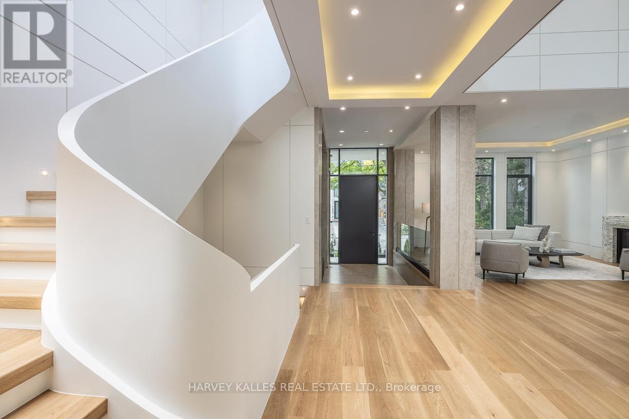 Property at 88 LAWRENCE CRESCENT image 4