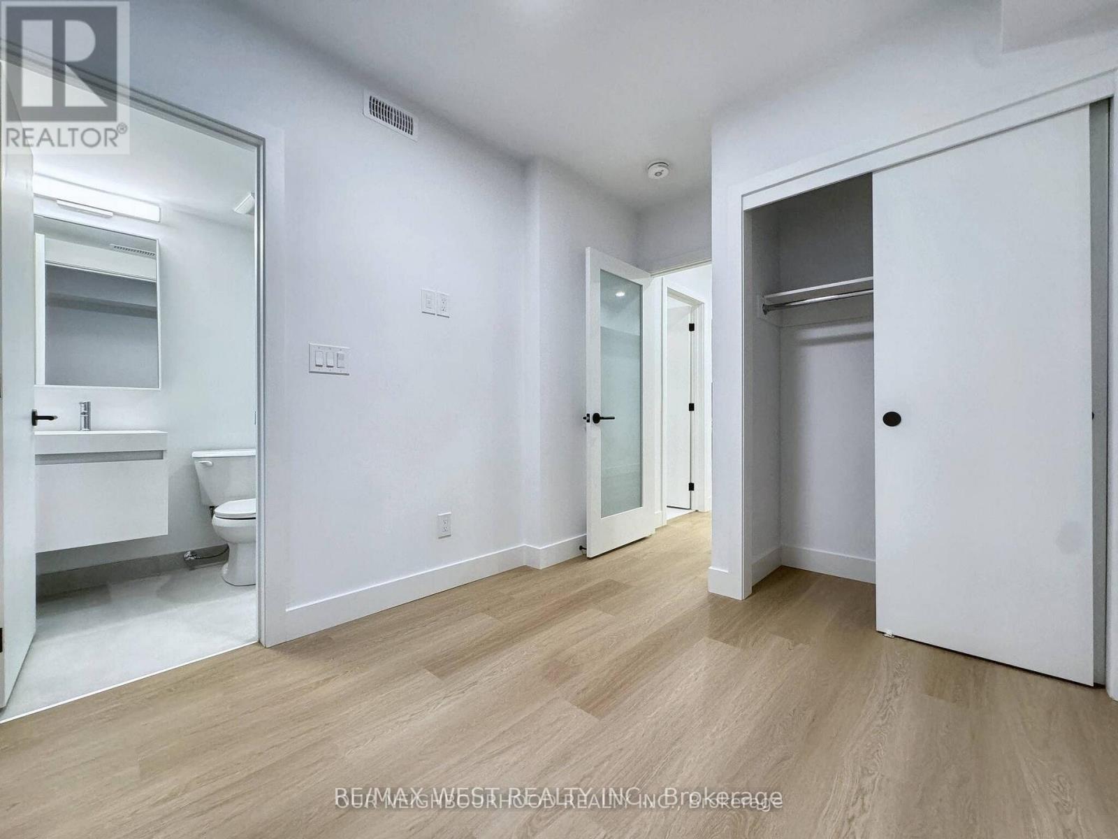 49 Morningside Avenue, Toronto, Ontario  M6S 1C6 - Photo 37 - W12296792
