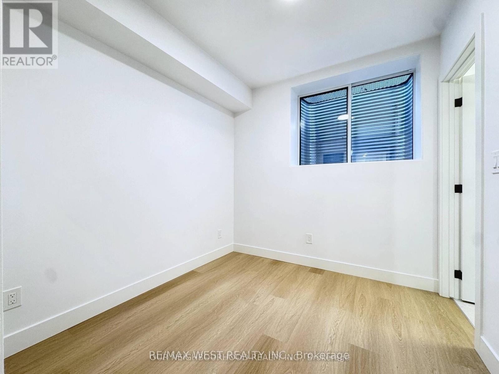 49 Morningside Avenue, Toronto, Ontario  M6S 1C6 - Photo 35 - W12296792