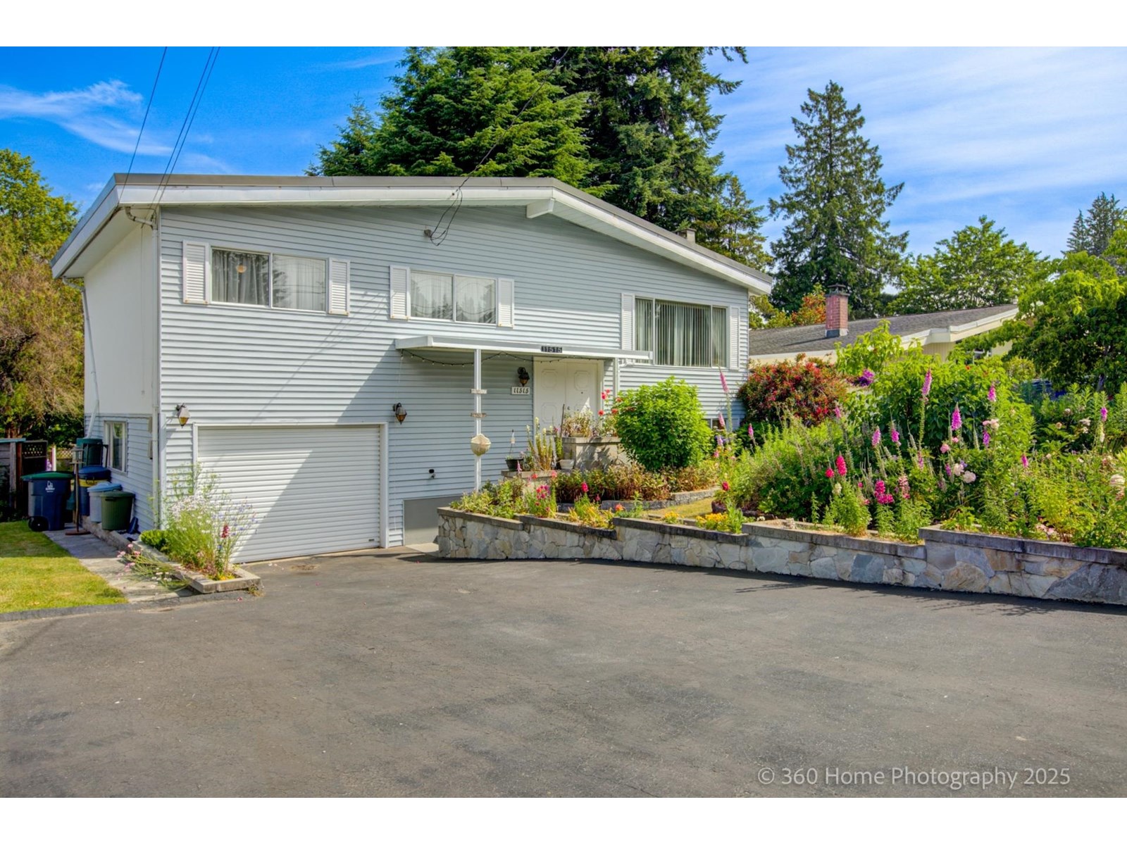 Property at 11515 97A AVENUE image 3