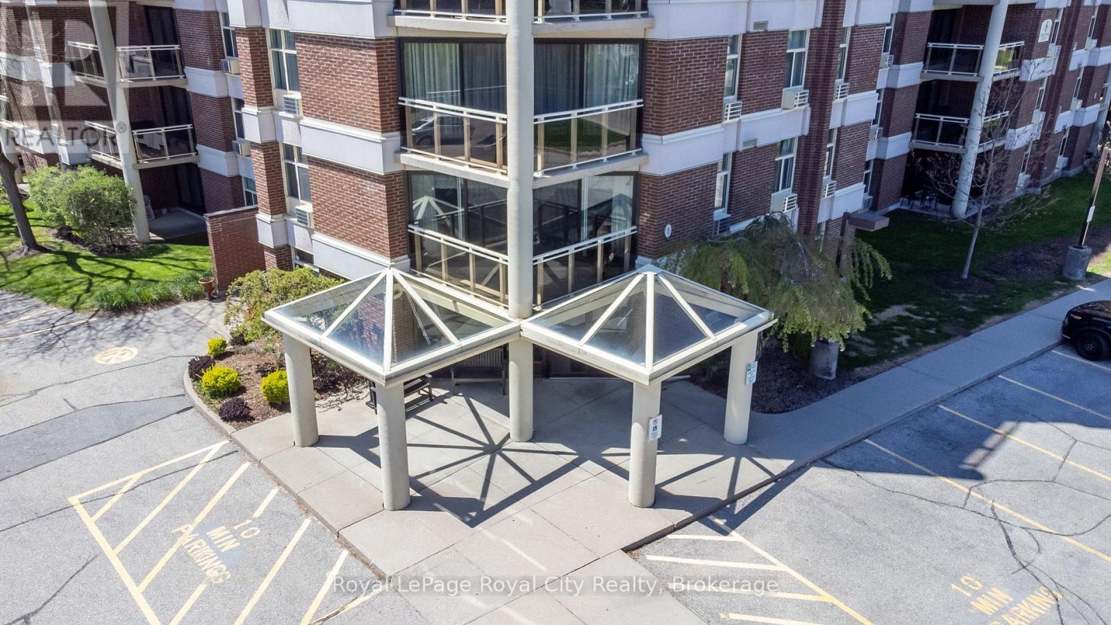 601 - 8 Christopher Court, Guelph (Kortright West), Ontario  N1G 4N7 - Photo 36 - X12140372