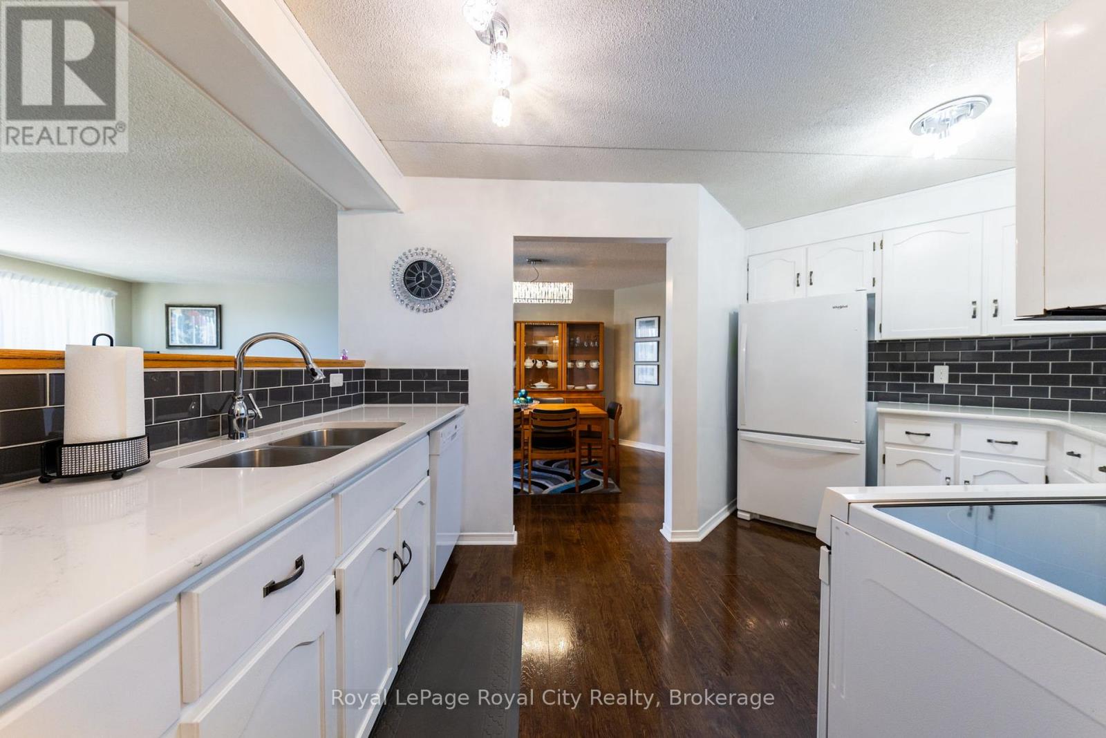 Property at 601 - 8 CHRISTOPHER COURT image 4