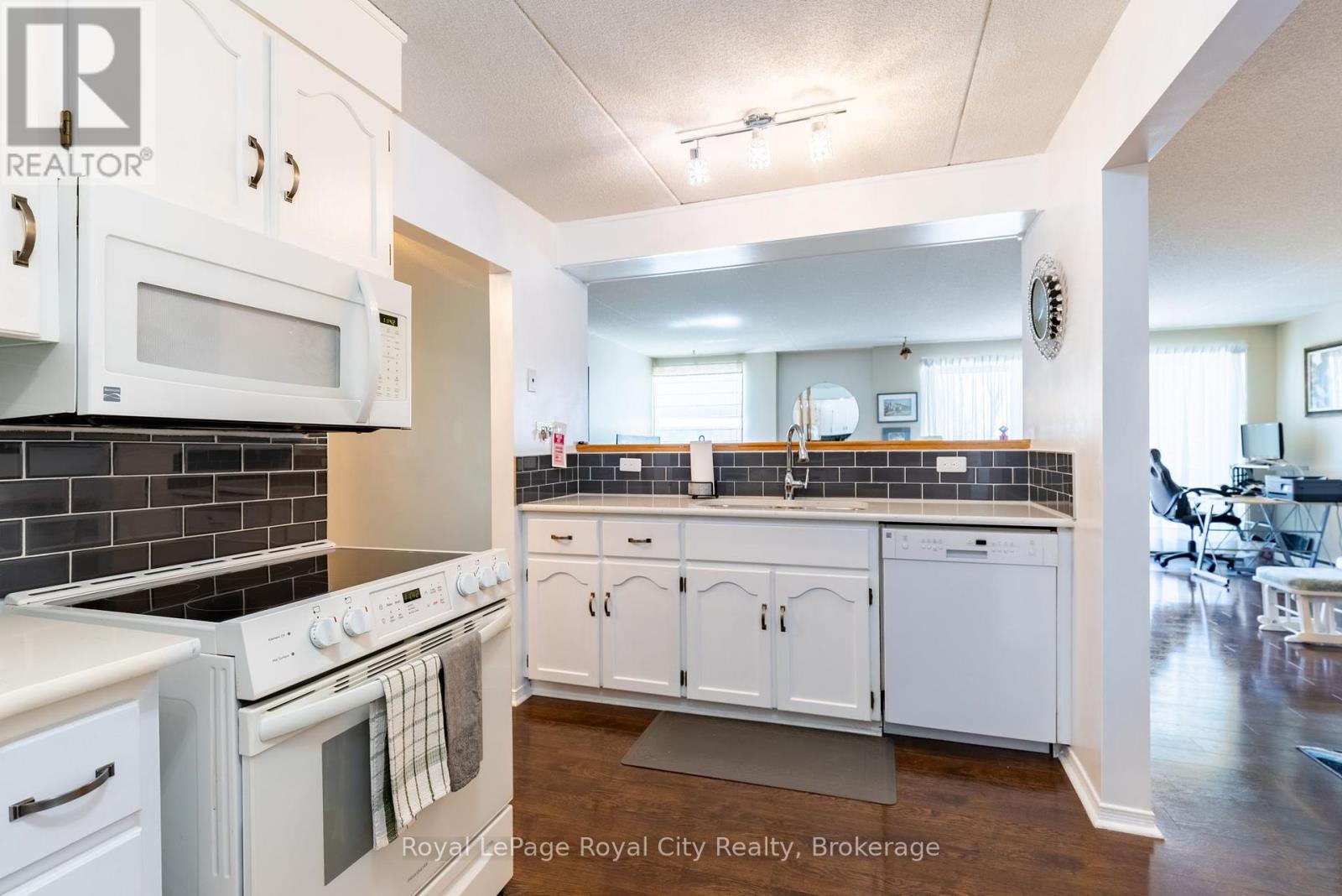 Property at 601 - 8 CHRISTOPHER COURT image 3